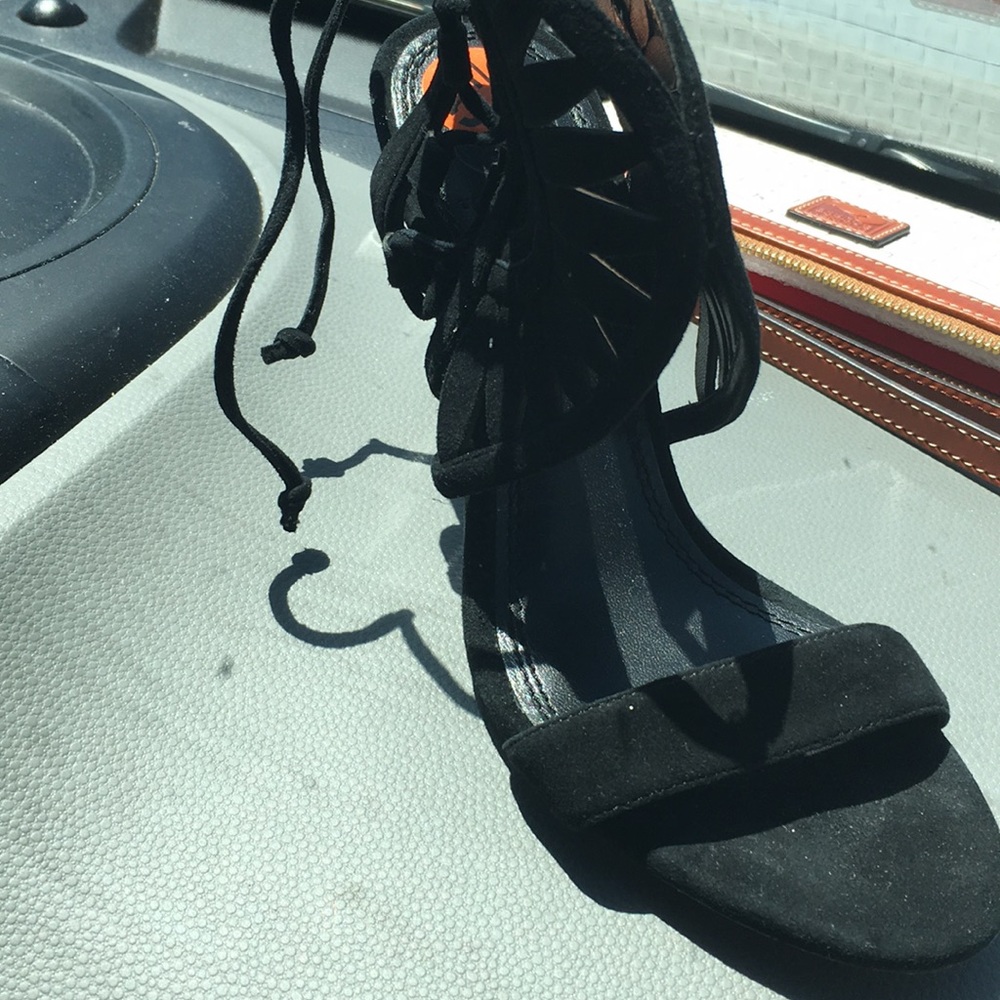 Heels - Picture 2 of 2